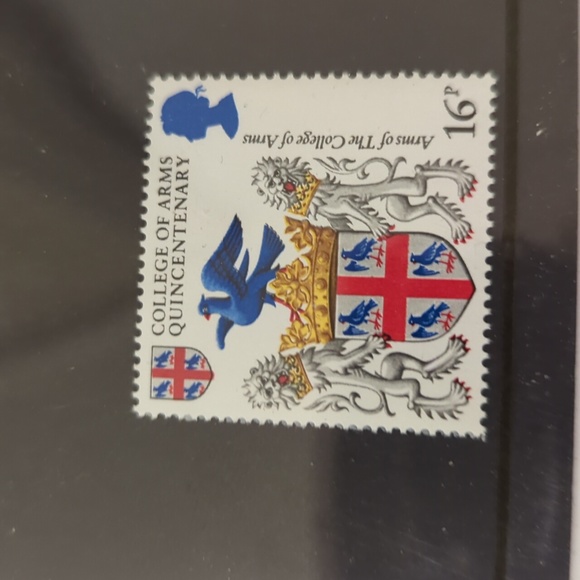 Heraldry Royal Mail Mint Stamps - Picture 3 of 11